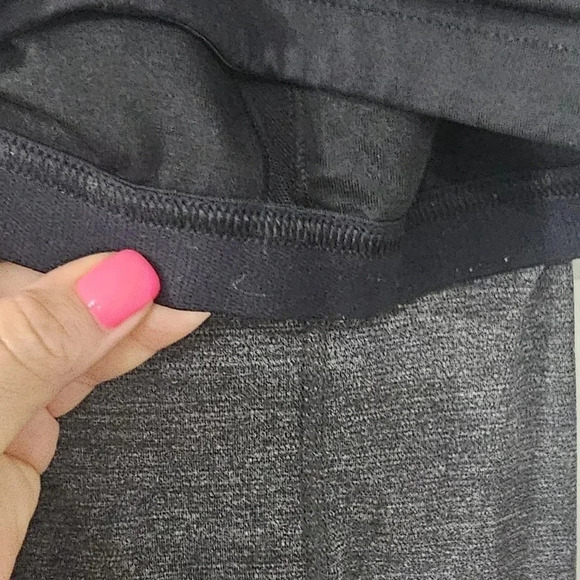 Lululemon back on track black gray built in bra drawcord bottom hem tank top - Picture 5 of 13